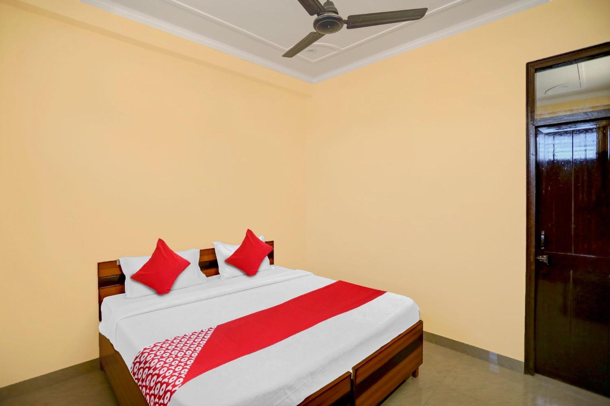 Hotel O Pari Hotel Газиабад Экстерьер фото